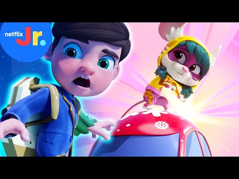 Wren Battles Teddy Von Taker's Army of Toys! 🐭 The Action Pack Saves Christmas | Netflix Jr