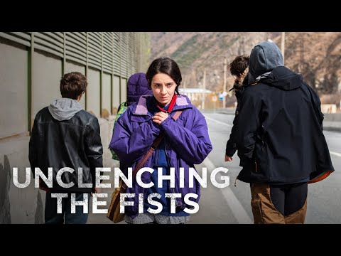 UNCLENCHING THE FISTS - Officiële NL trailer