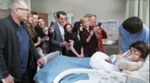 Modern Family Age Rating 2020 - TV Show Netflix Poster Images and Wallpapers