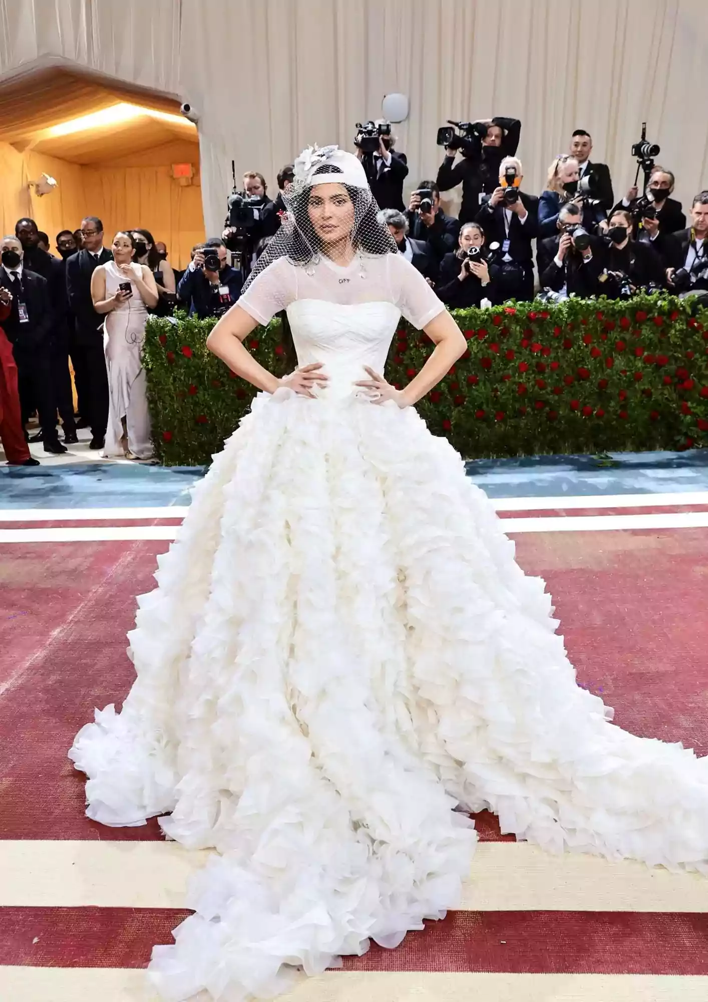 Met Gala 2022 Celebrities Red Carpet Looks